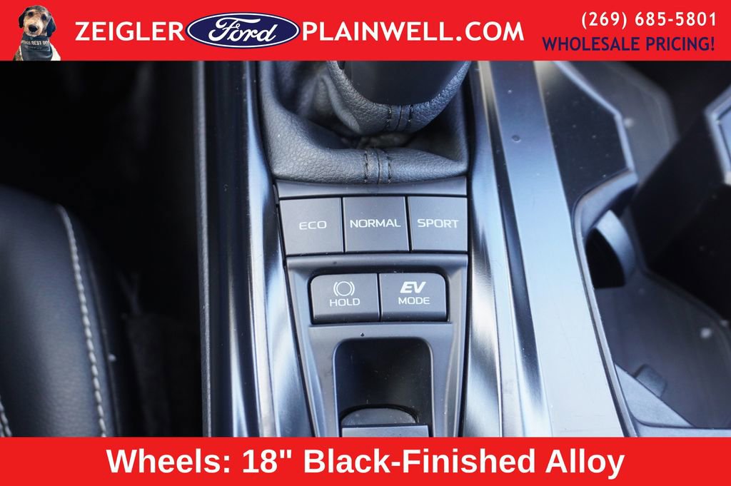 Used 2025 Toyota Camry SE image 19