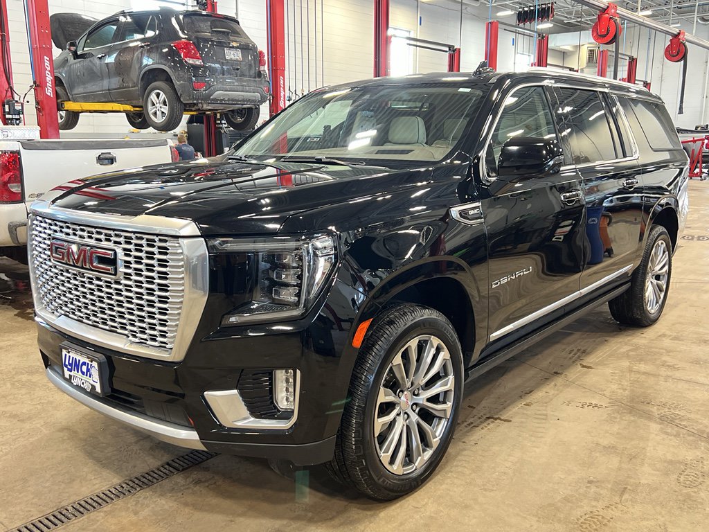 Used 2021 GMC Yukon XL Denali w/ Denali Premium Package image 44