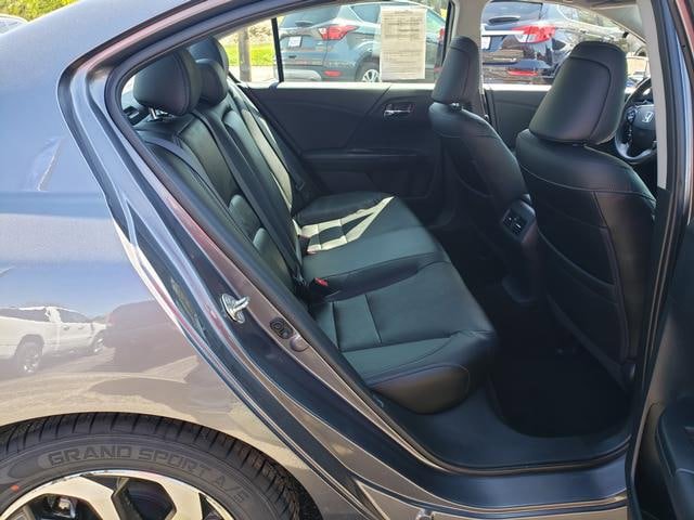 Used 2017 Honda Accord EX-L image 16
