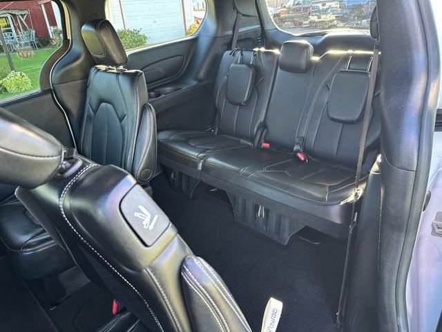 Used 2025 Chrysler Pacifica Select FWD image 17