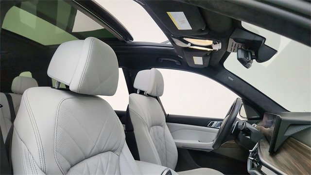 Used 2023 BMW X7 xDrive40i w/ M Sport Package image 22