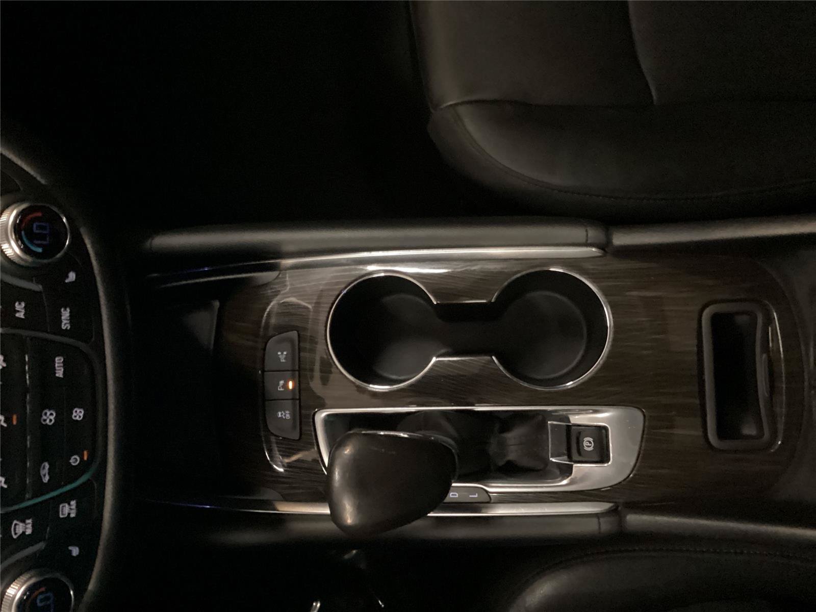 Used 2021 Chevrolet Malibu Premier FWD image 19