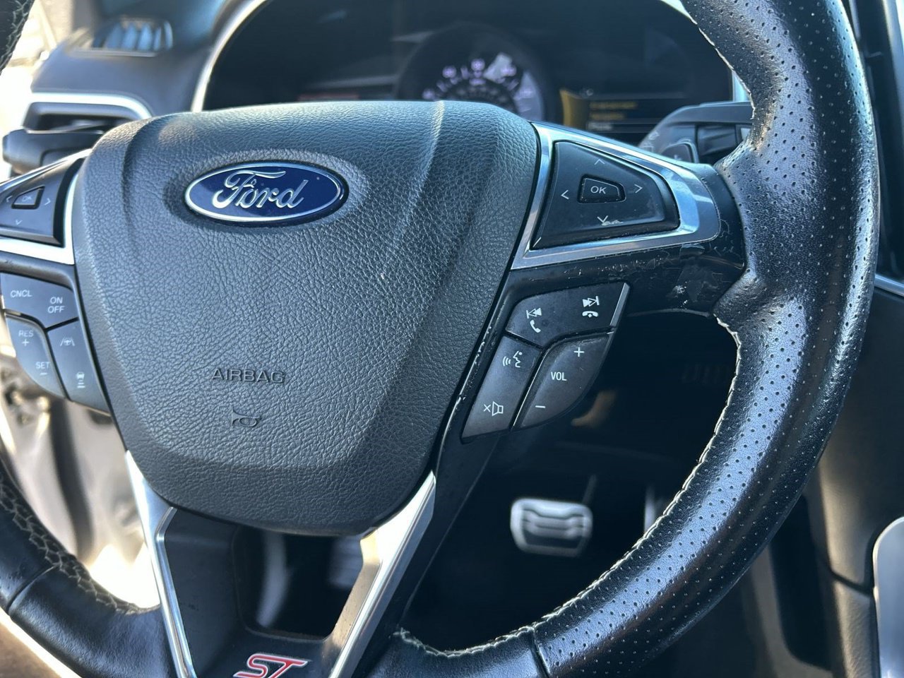 Used 2019 Ford Edge ST w/ Equipment Group 401A AWD/4WD image 21
