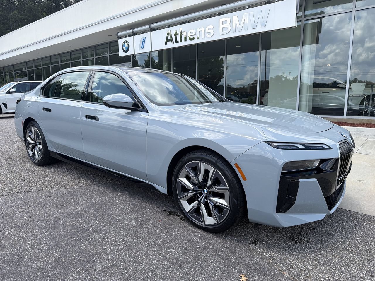 Certified 2025 BMW 740i xDrive AWD/4WD image 1