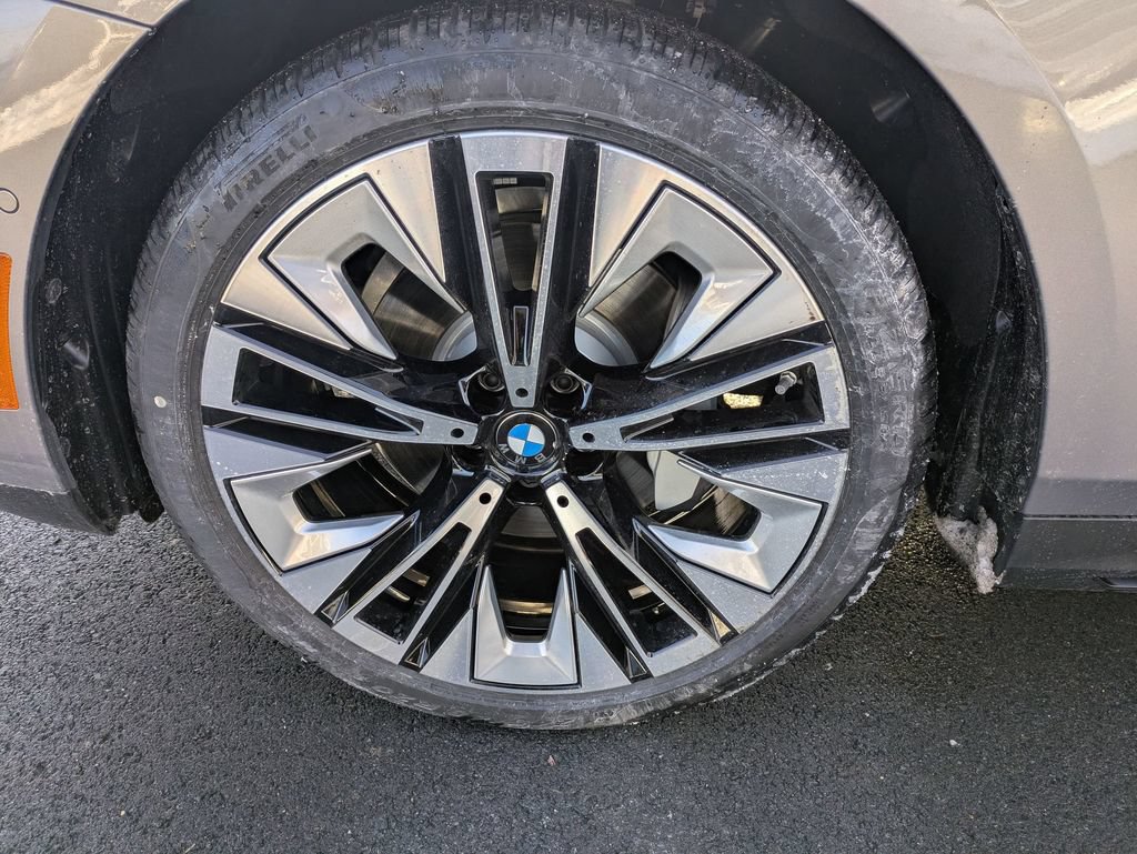 New 2026 BMW 530i xDrive w/ Premium Package AWD/4WD image 10
