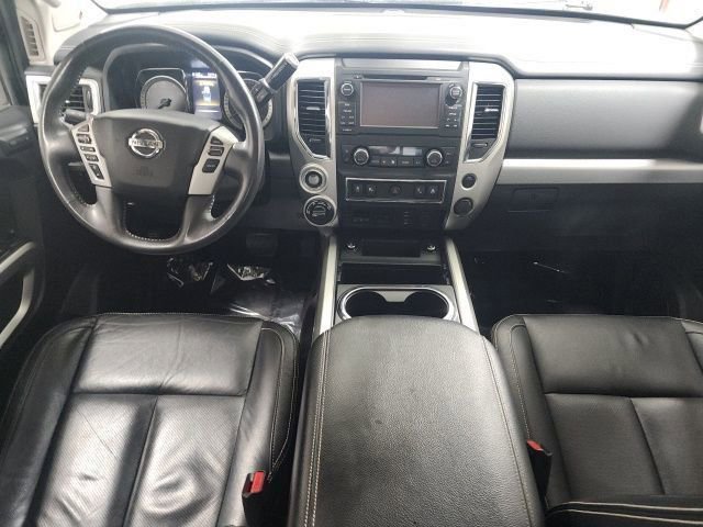 Used 2018 Nissan Titan PRO-4X w/ Pro-4x Convenience Package AWD/4WD image 2