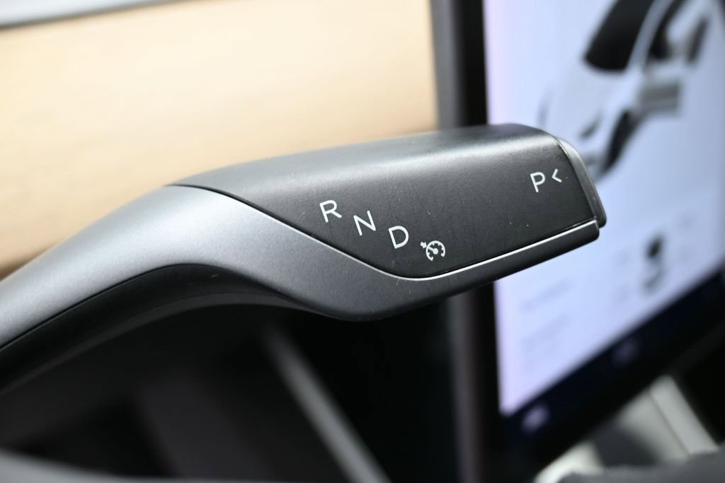 Used 2020 Tesla Model 3 Standard Range RWD image 19