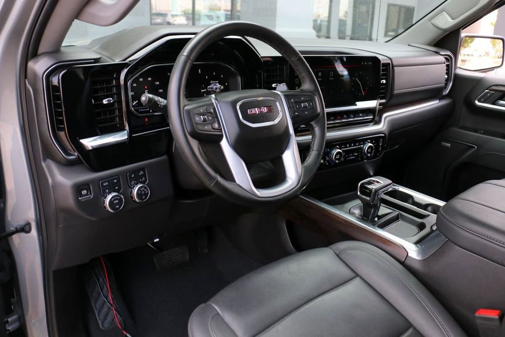 Used 2025 GMC Sierra 1500 SLT w/ SLT Premium Plus Package AWD/4WD image 24