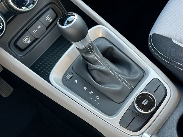 New 2025 Hyundai Venue SEL image 23