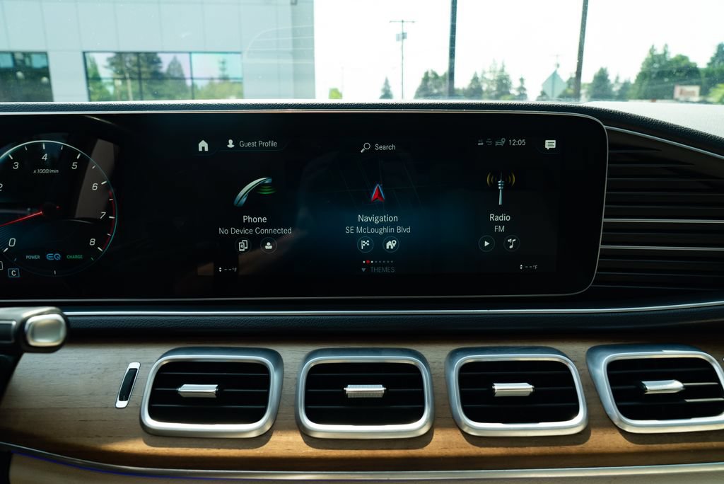 Used 2021 Mercedes-Benz GLE 450 4MATIC w/ AMG Line Exterior image 14