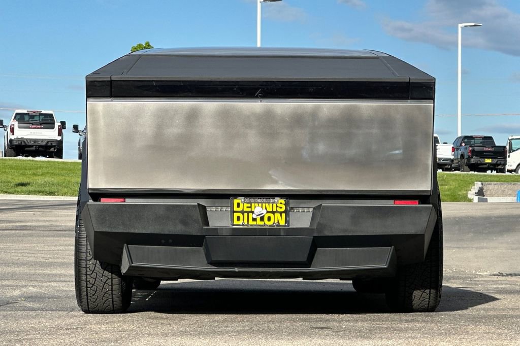 Used 2025 Tesla Cybertruck AWD Crew Cab image 5