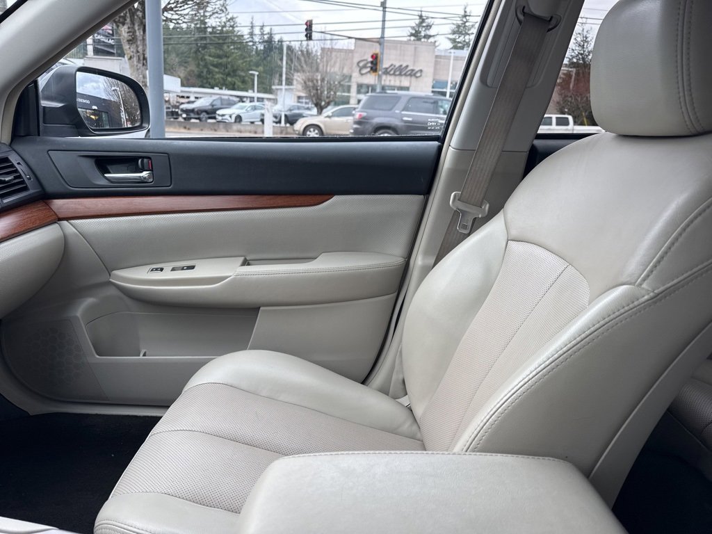 Used 2014 Subaru Outback 3.6R Limited image 26