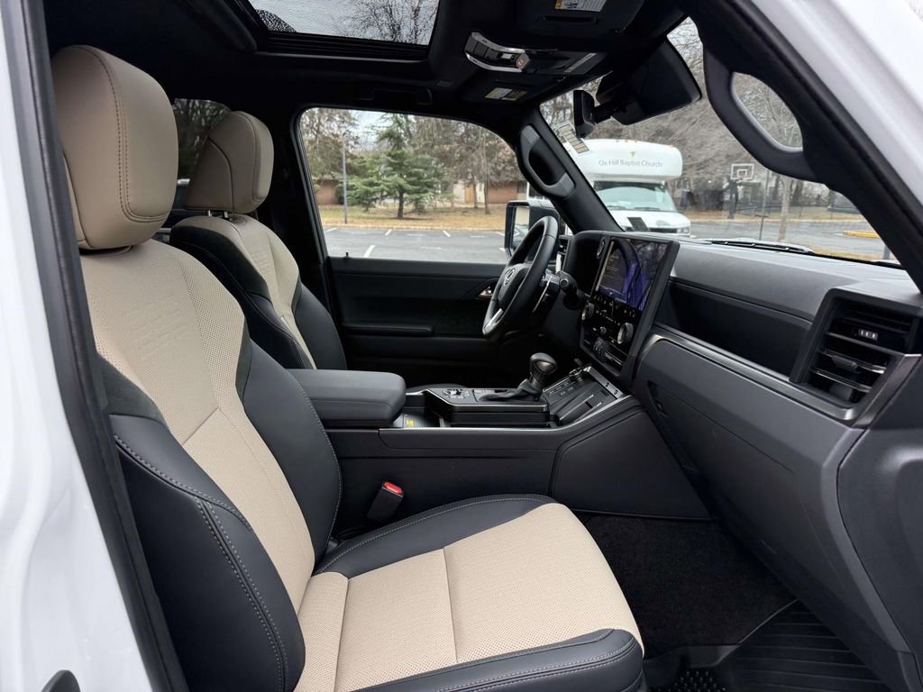 Used 2025 Lexus GX 550 Overtrail+ w/ Mark Levinson an image 18