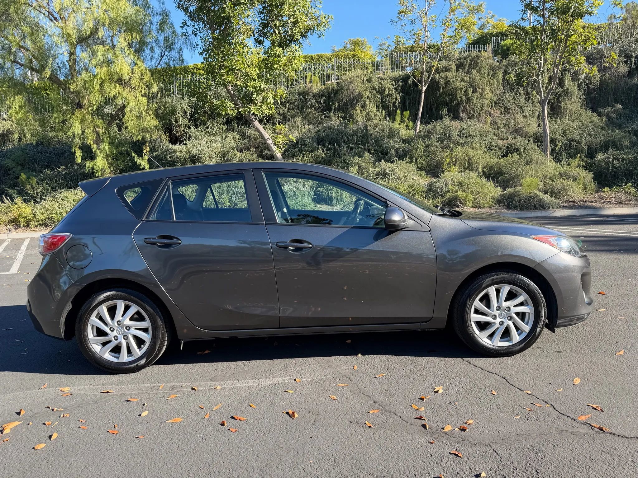 Used 2012 MAZDA MAZDA3 i Touring image 6