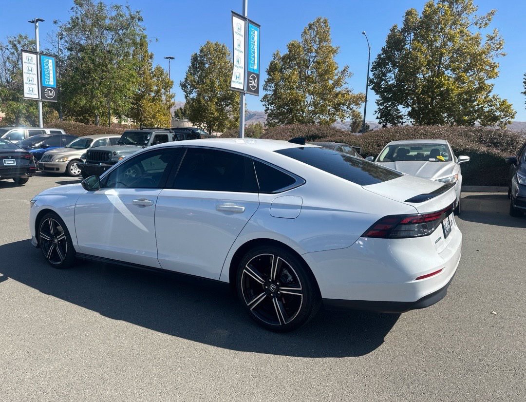Used 2025 Honda Accord Sport image 4