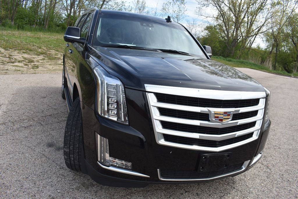 Used 2019 Cadillac Escalade Luxury AWD/4WD image 10