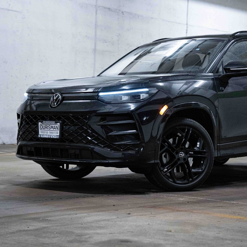 New 2026 Volkswagen Tiguan SE R-Line image 2