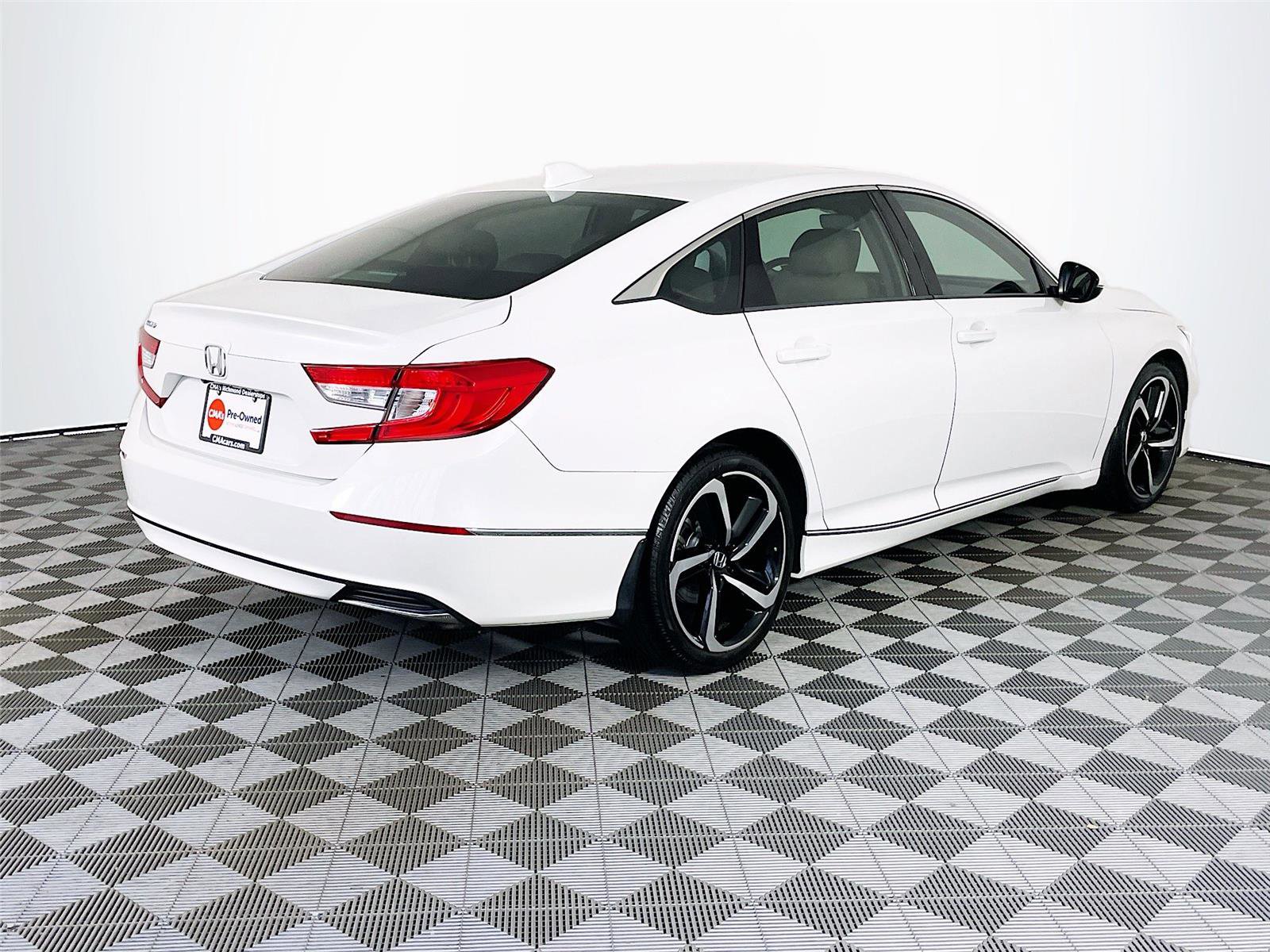 Used 2018 Honda Accord EX-L image 11