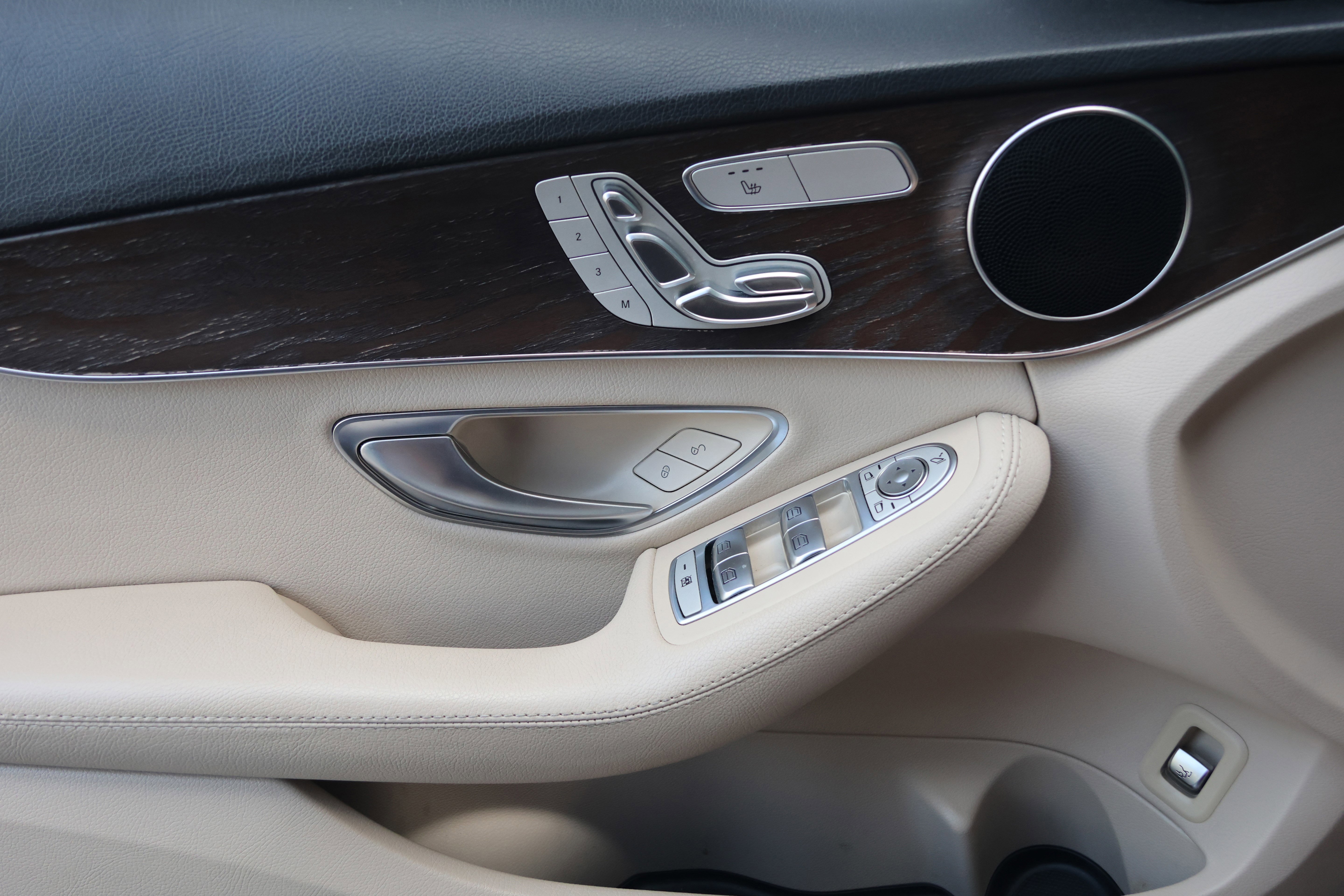 Used 2019 Mercedes-Benz C 300 Sedan image 12