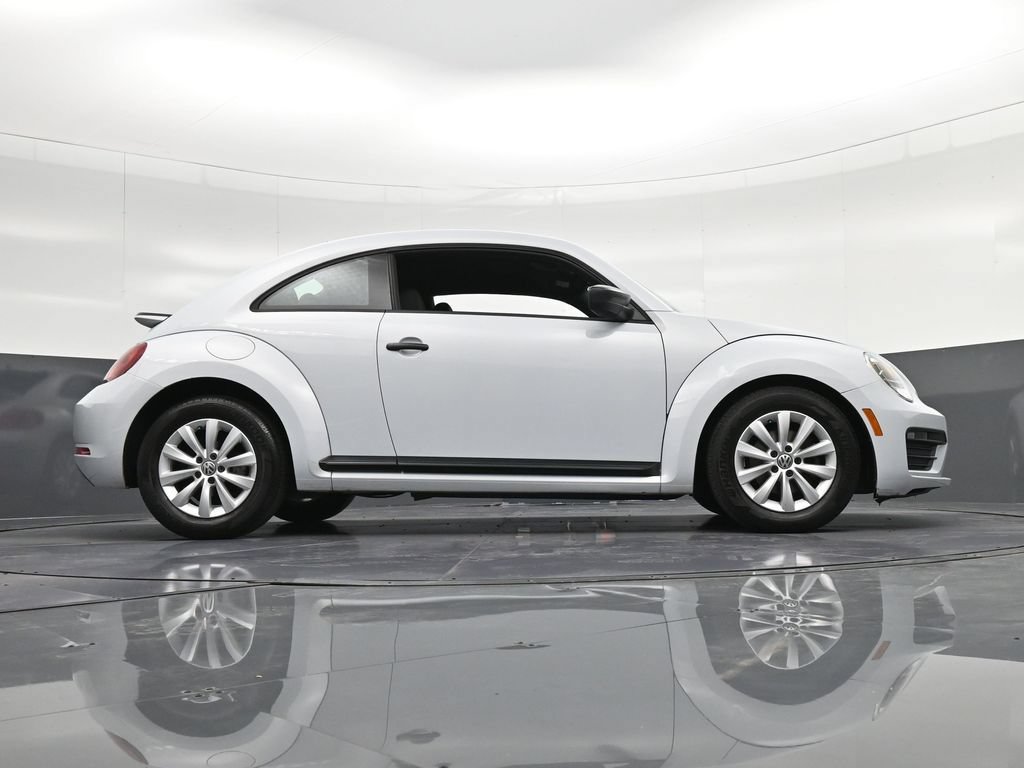 Used 2017 Volkswagen Beetle 1.8T S FWD image 19