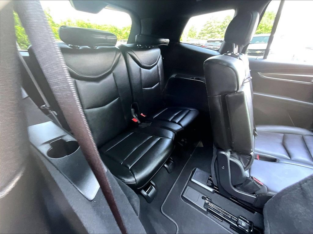 Used 2024 Cadillac XT6 Luxury AWD/4WD image 16