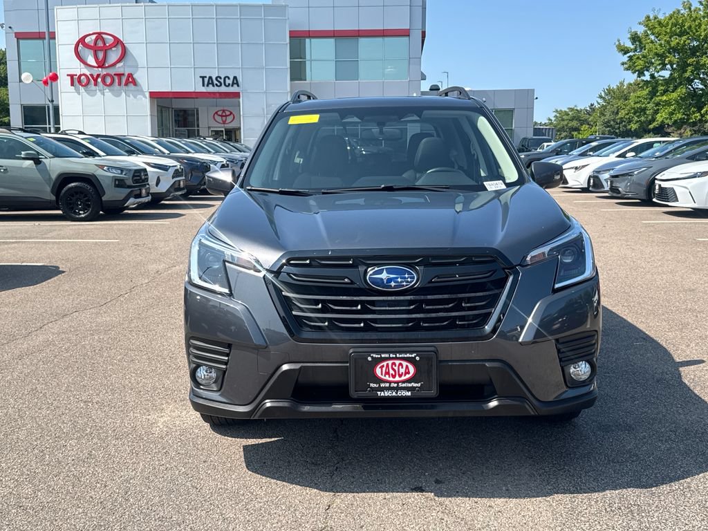 Used 2023 Subaru Forester Premium AWD/4WD image 2