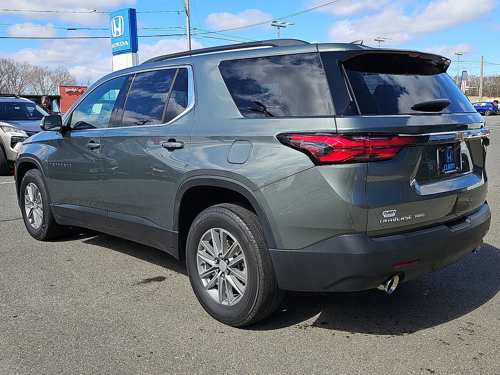 Used 2023 Chevrolet Traverse LT w/ Rear Camera Mirror Package image 6