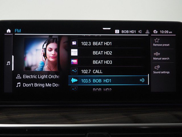 Used 2021 BMW 530e w/ Premium Package w/ Premium Package RWD image 33