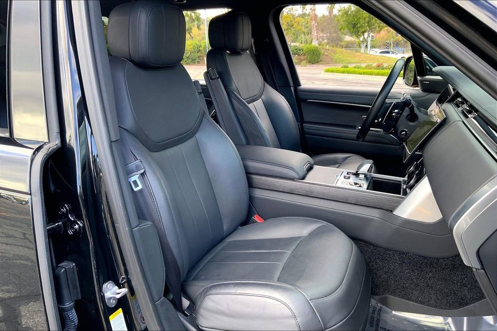 Used 2023 Land Rover Range Rover SE image 9