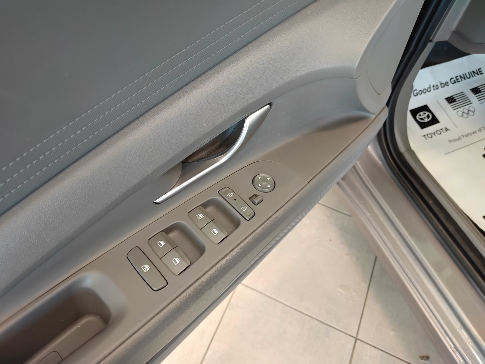 Used 2024 Hyundai Elantra SEL FWD image 9