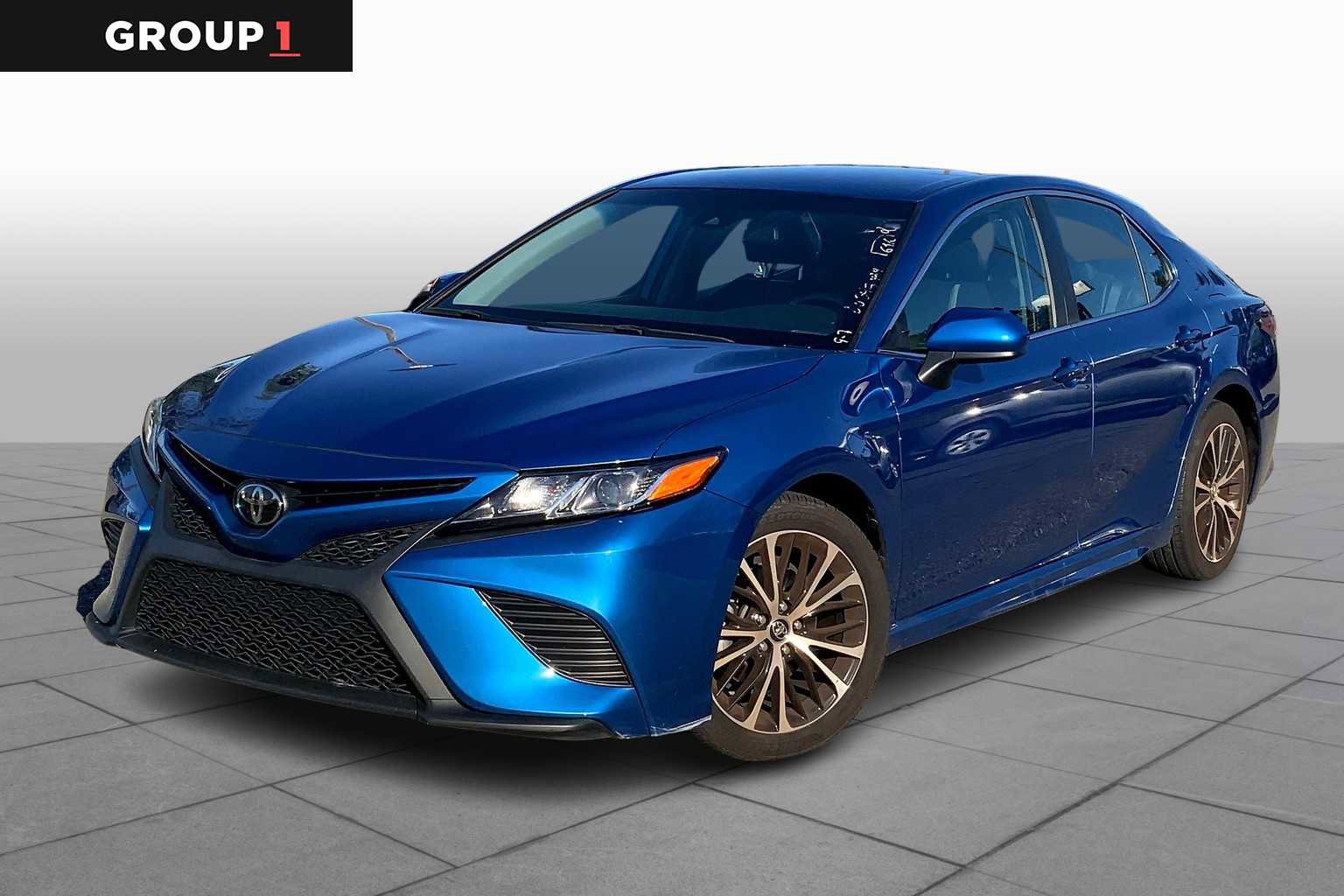 Used 2020 Toyota Camry SE image 1