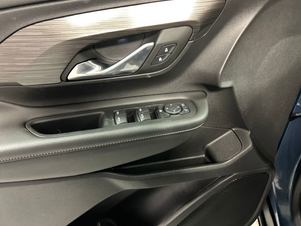 Used 2024 GMC Terrain SLE w/ Driver Convenience Package FWD image 14