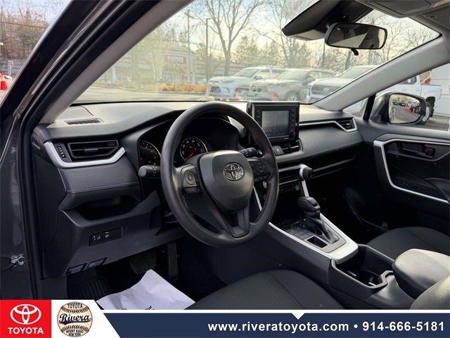 Used 2022 Toyota RAV4 LE image 10