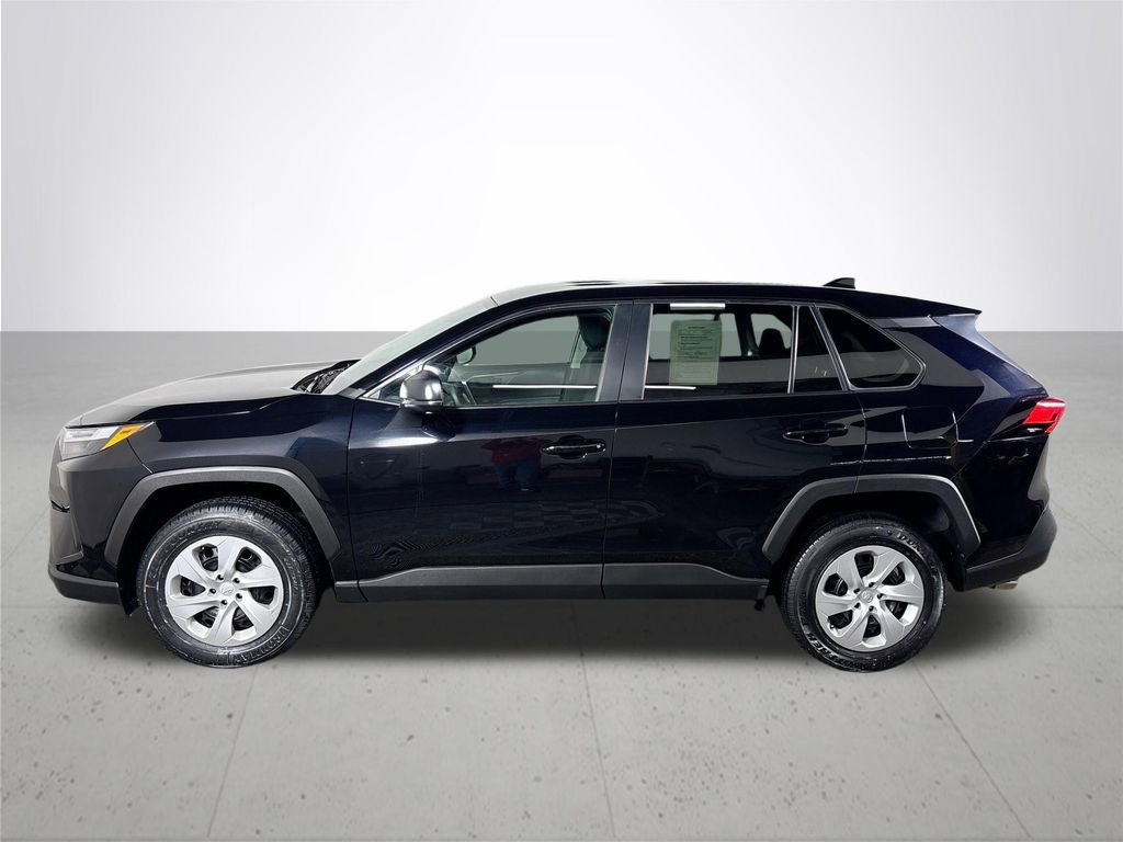 Used 2024 Toyota RAV4 LE image 9