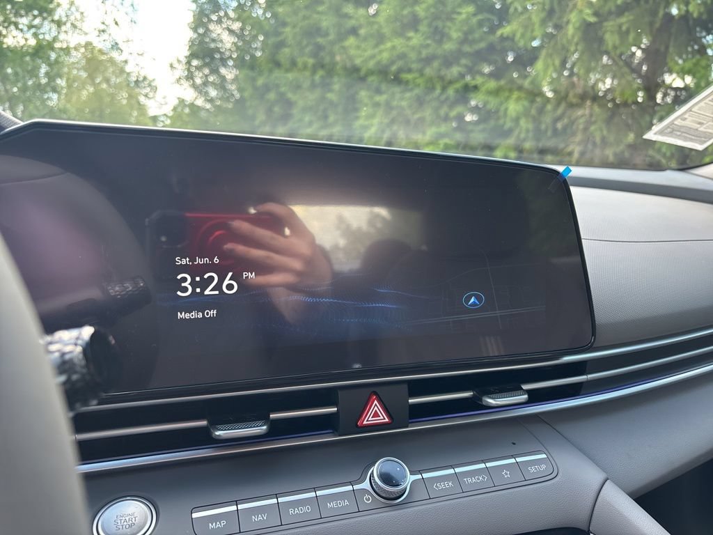 New 2025 Hyundai Elantra SEL FWD image 17