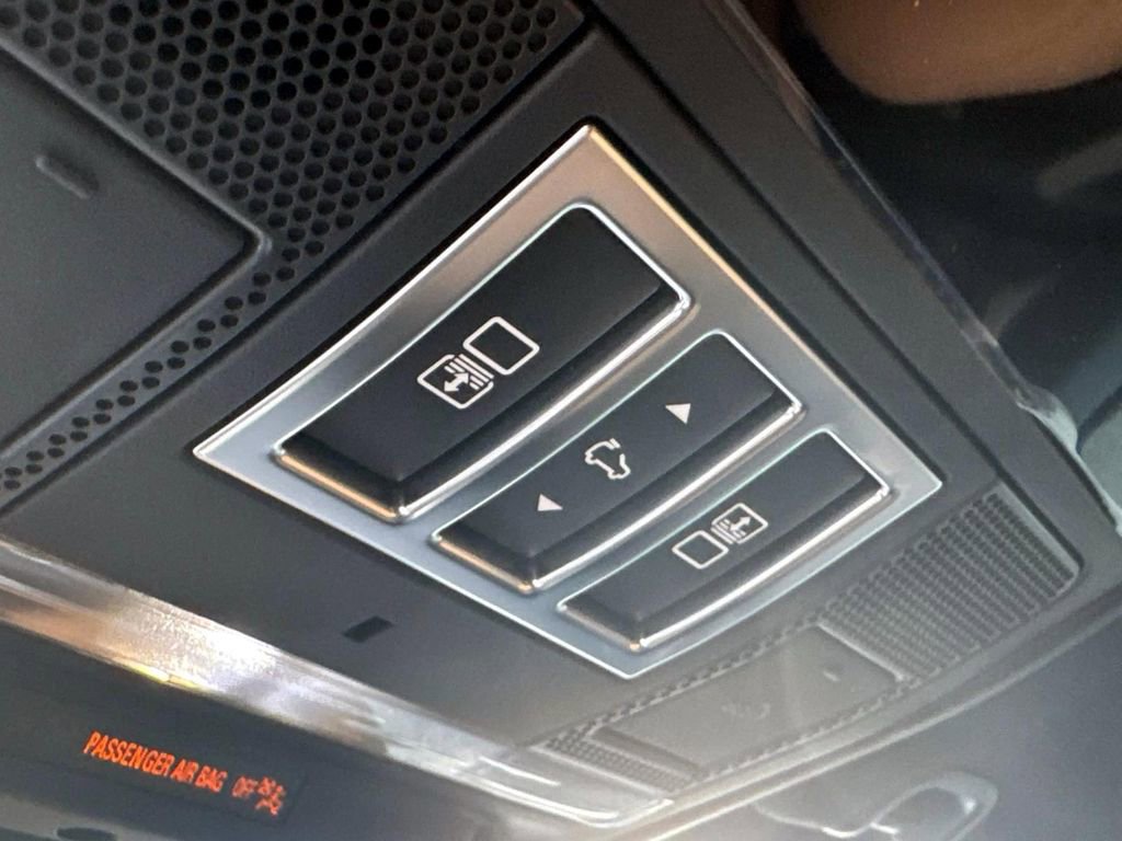 New 2025 Land Rover Discovery Dynamic SE image 25