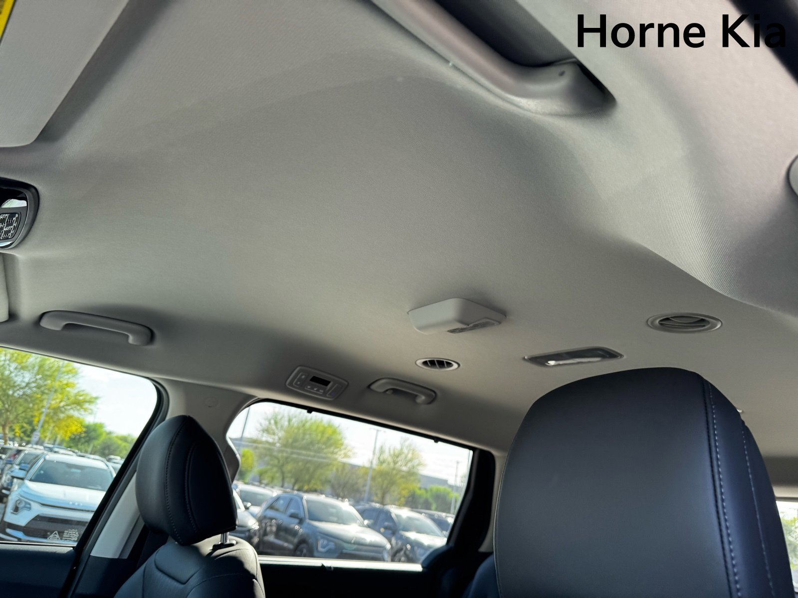 New 2026 Kia Carnival EX image 16