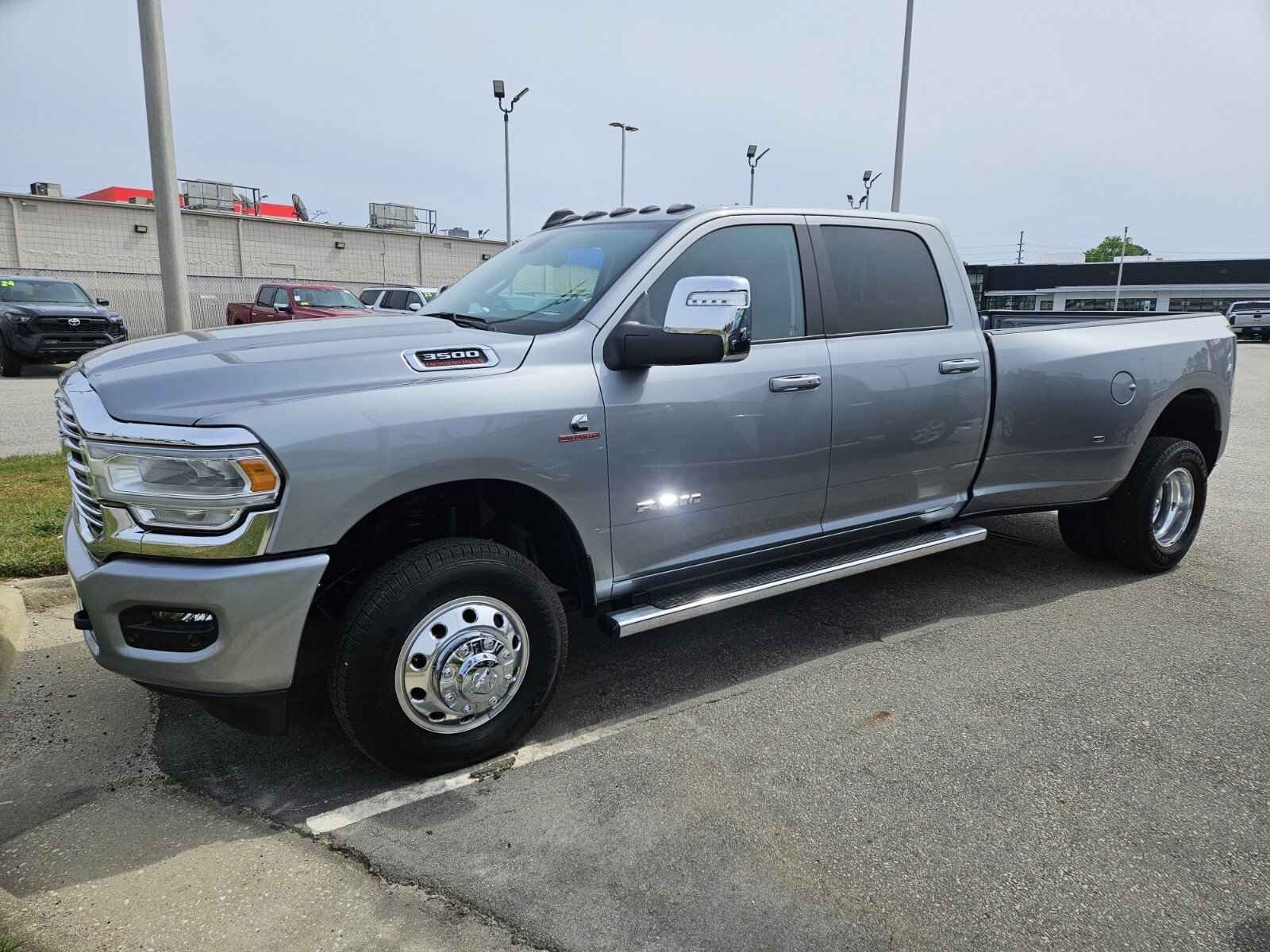 Used 2024 RAM 3500 Laramie image 8