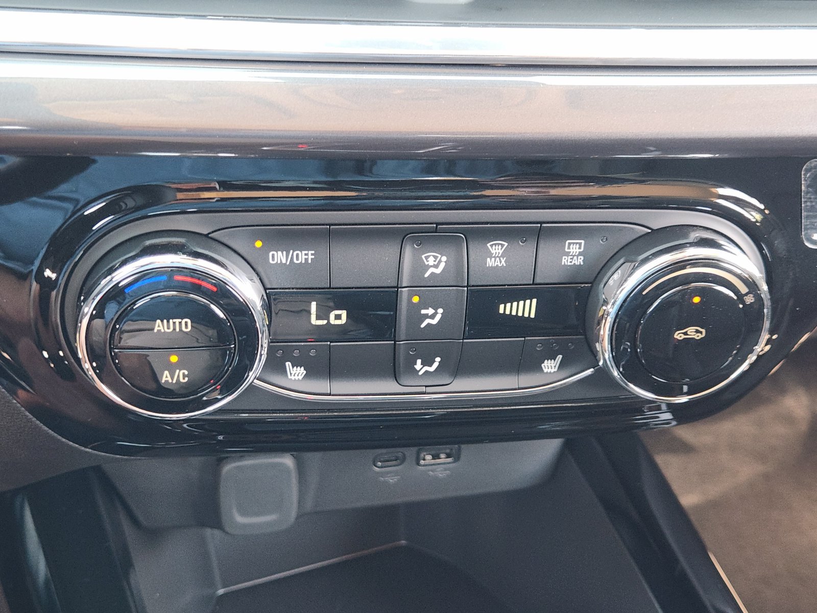 New 2026 Chevrolet Trax ACTIV w/ Driver Confidence Package FWD image 18