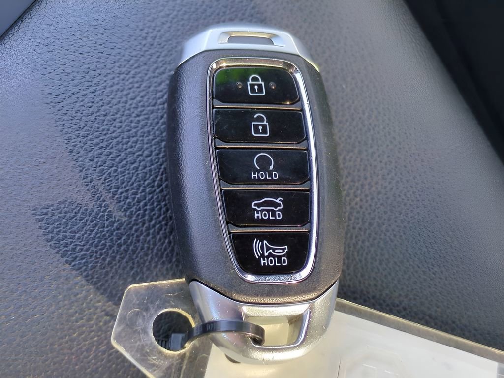 Used 2023 Hyundai Elantra SEL image 26