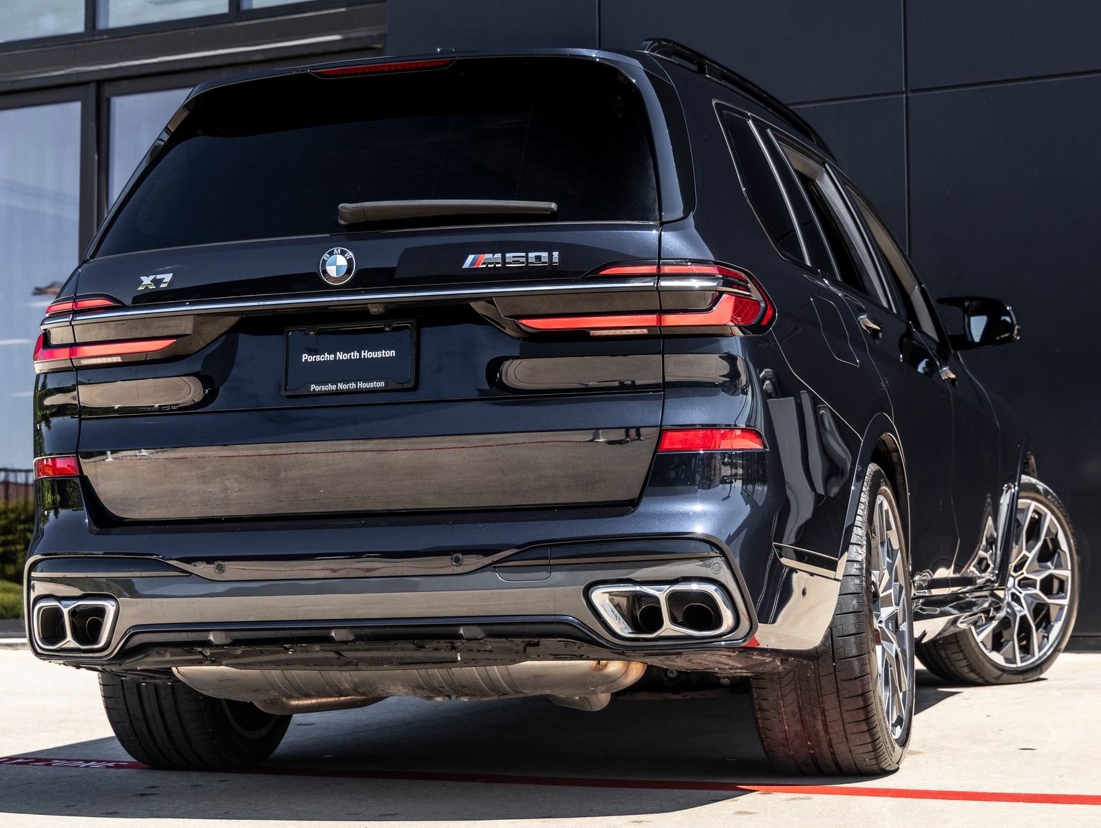 Used 2024 BMW X7 M60i AWD/4WD image 8