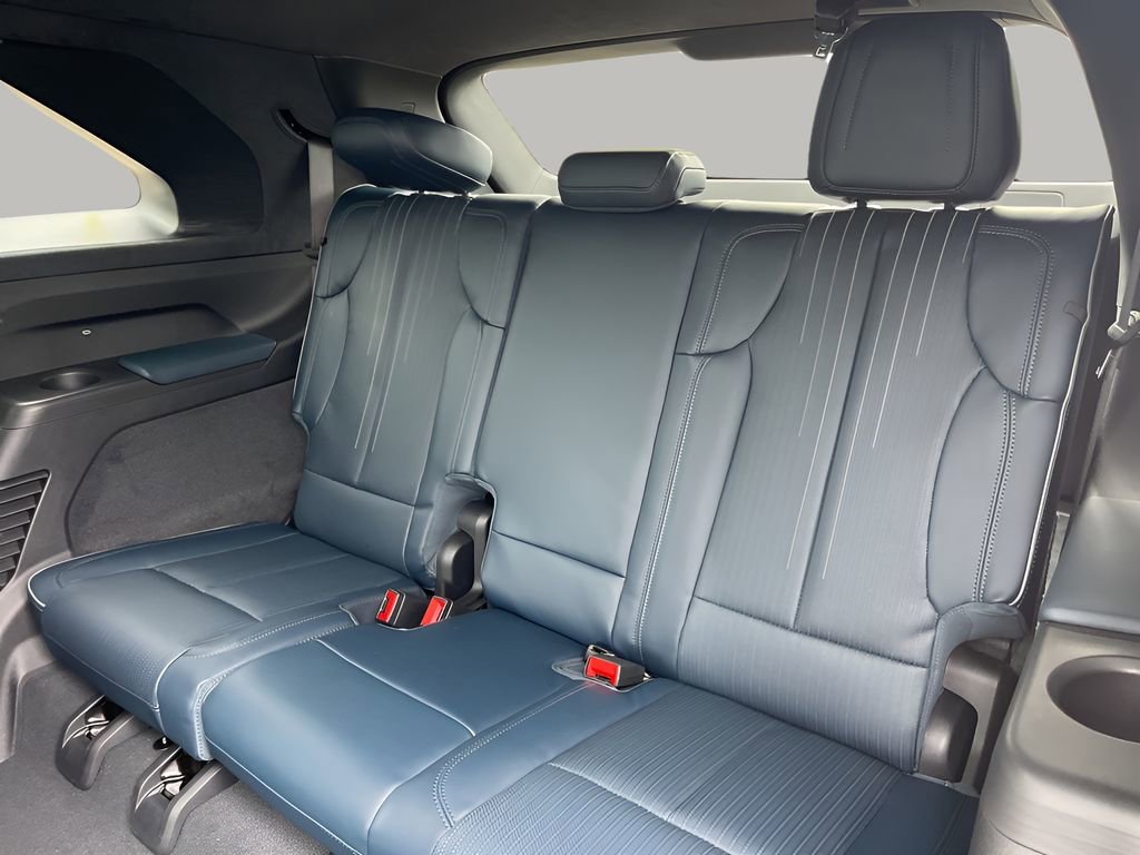 Used 2025 Cadillac Escalade IQ Sport 2 w/ LPO, ONYX Package image 16