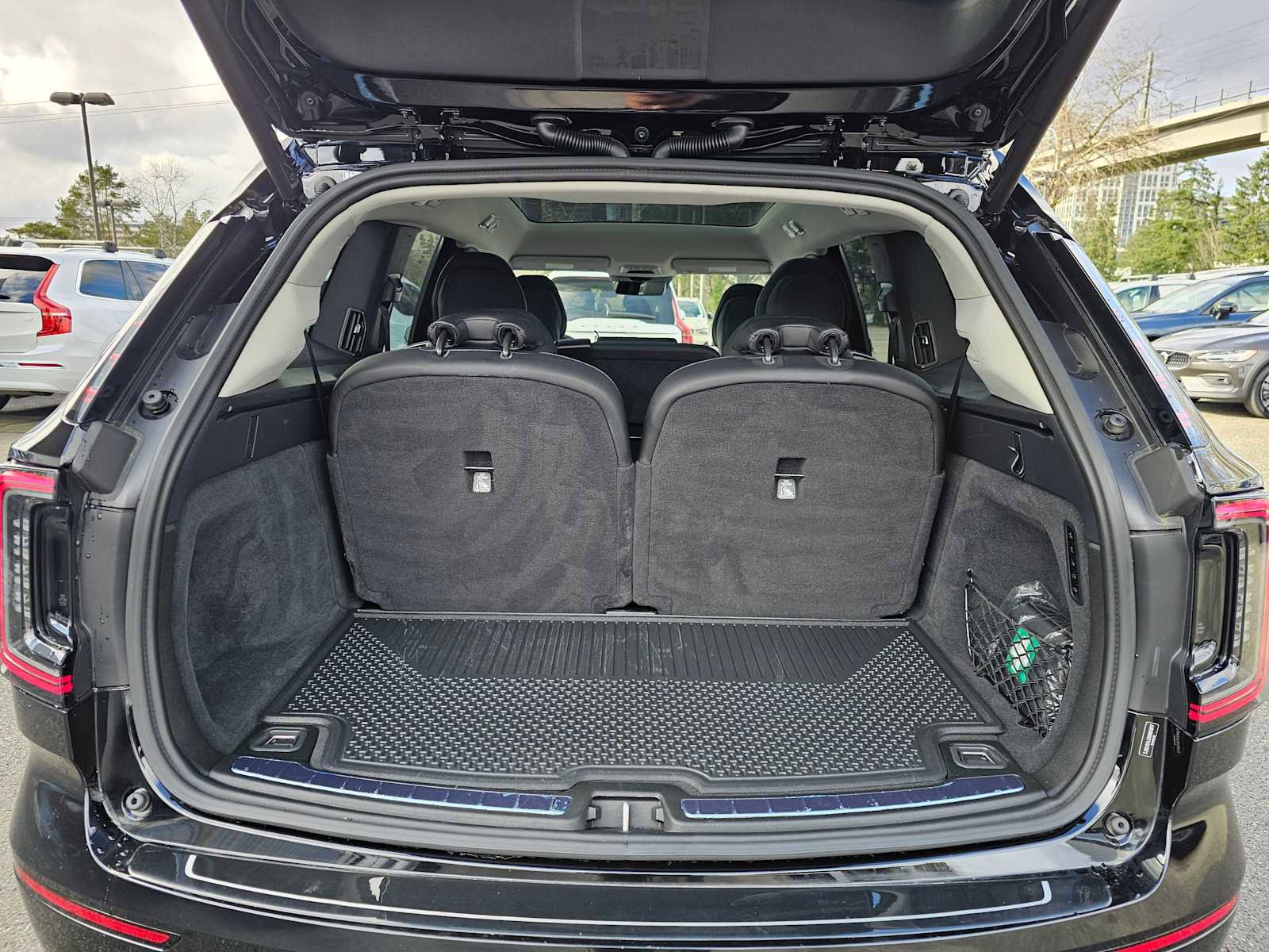 Used 2025 Volvo EX90 Ultra image 18