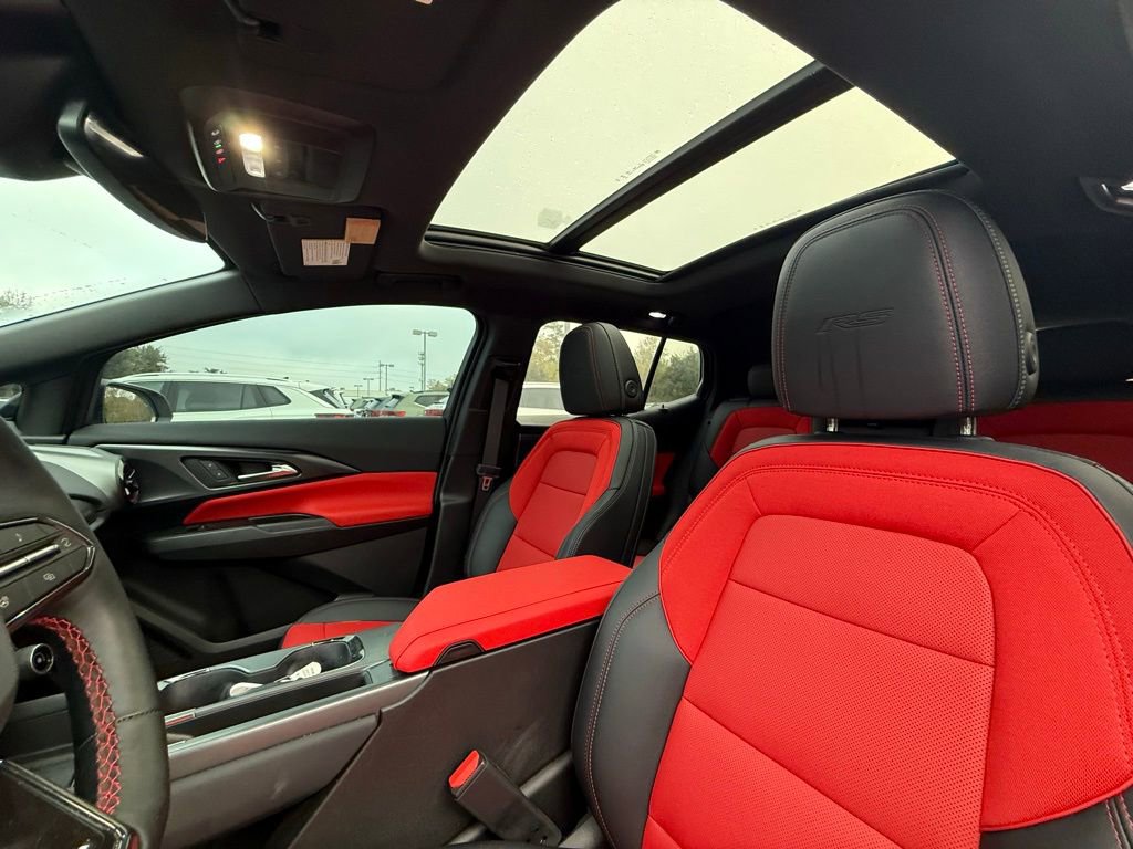 Used 2025 Chevrolet Equinox EV RS image 19