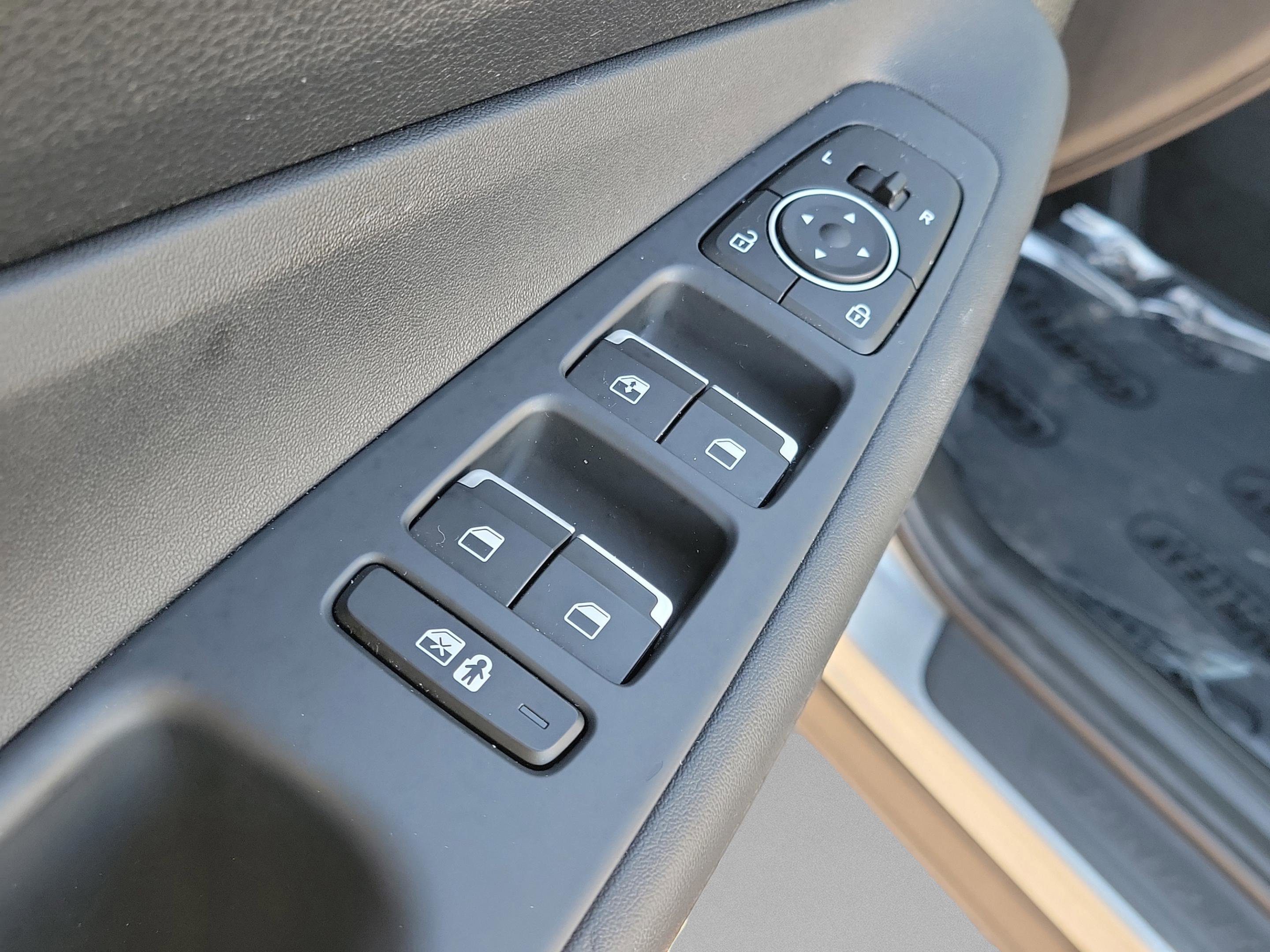 Used 2023 Hyundai Santa Fe SE image 19