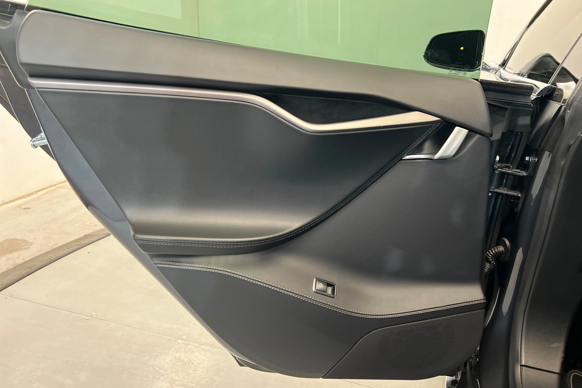 Used 2019 Tesla Model S Performance AWD/4WD image 18