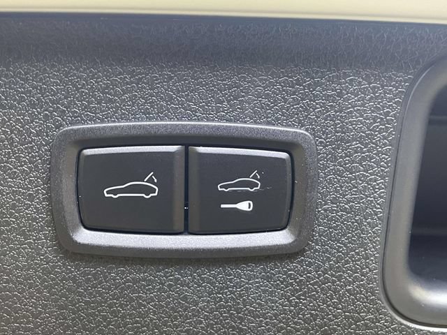 Certified 2026 Porsche Macan AWD/4WD image 22