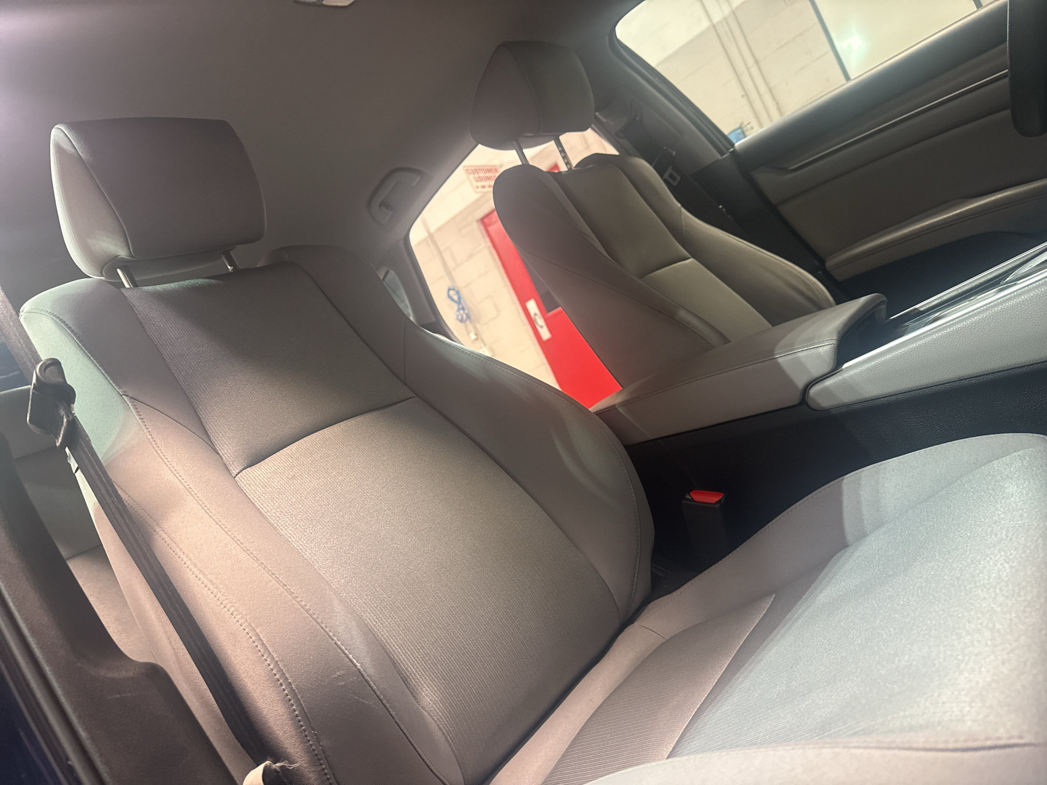 Used 2018 Honda Accord LX image 25