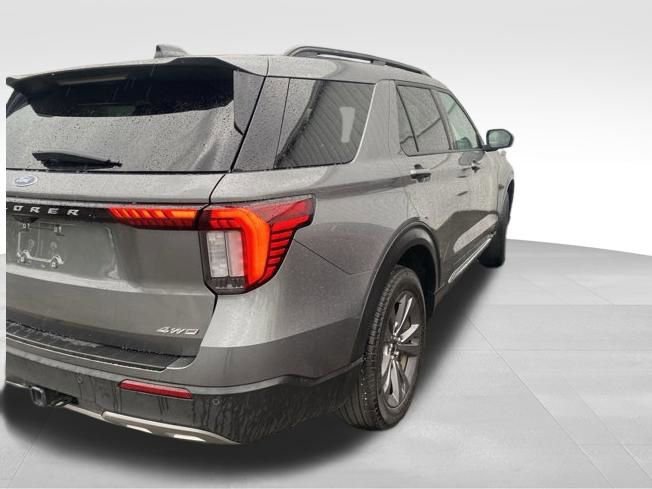 Used 2025 Ford Explorer Active w/ Active Comfort Package image 11