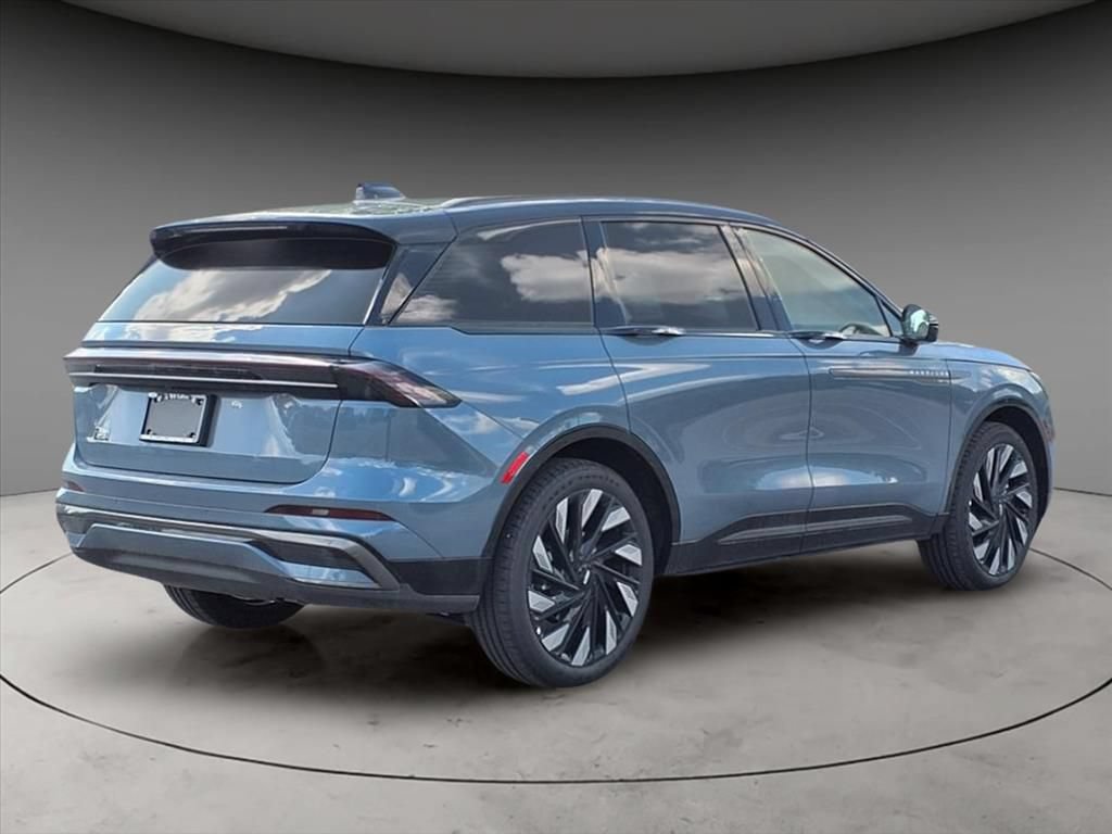 New 2025 Lincoln Nautilus Reserve w/ Jet Appearance Package AWD/4WD image 8